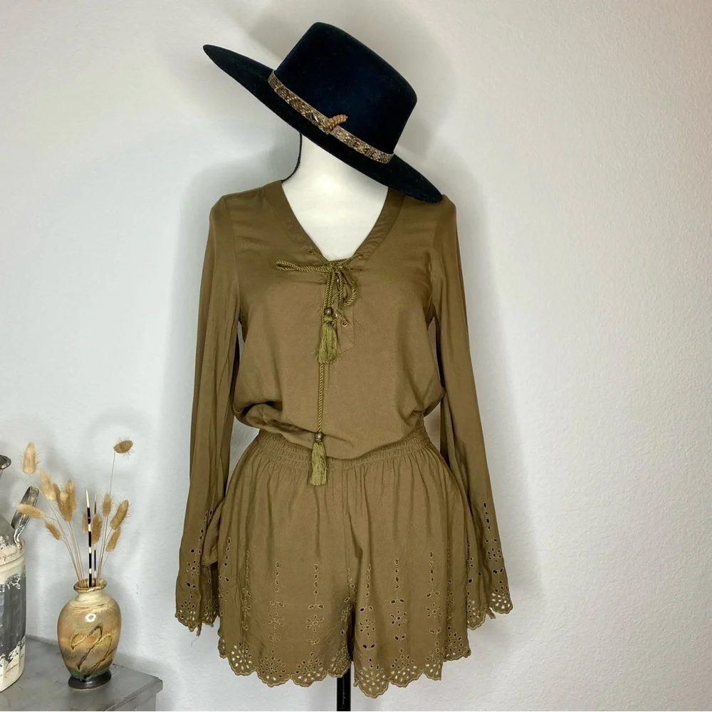 Jessica Simpson Romper With Lace Up Front - Picture 3 of 11